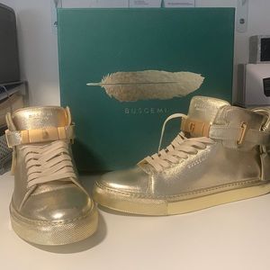 NEVER BEEN WORN BUSCEMI MEN’S GOLD TRAINERS (42UK) 9 US